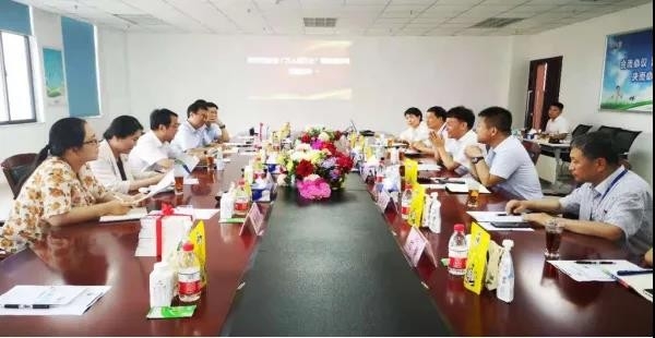 河南省高级人民法院院长胡道才一行莅临万象城（中国）乳业集团开展“万人助万企”活动 助力企业发展