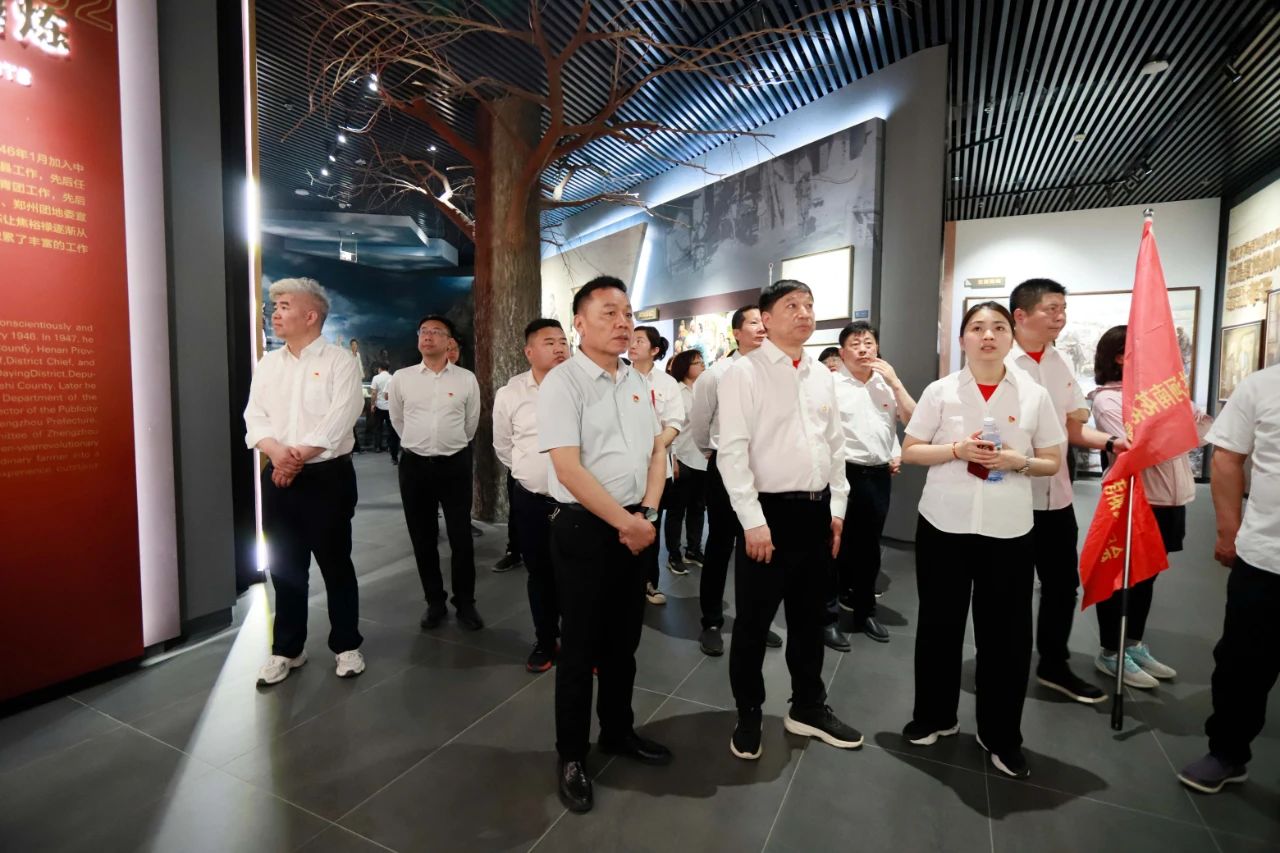 砥砺初心使命，汲取奋进力量丨万象城（中国）乳业集团党委组织开展学习“焦裕禄精神”主题党日活动