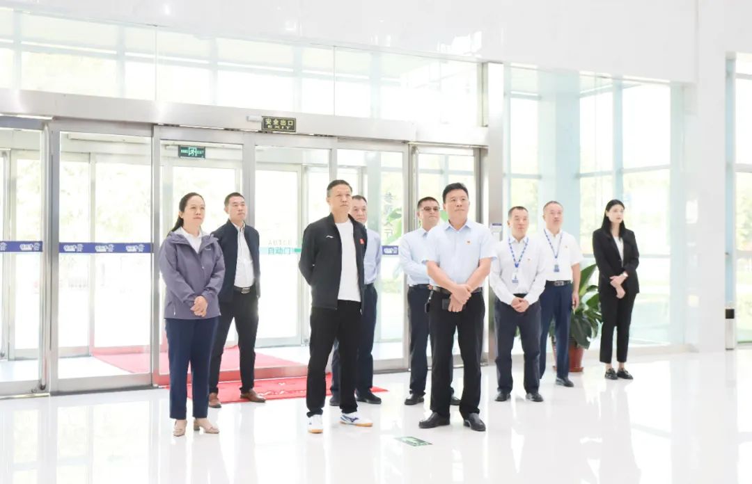 快乐过“双节”，安全不放假｜河南农投集团党委书记、董事长李晓寰一行莅临万象城（中国）乳业集团开展“双节”安全生产大检查活动并慰问一线职工、