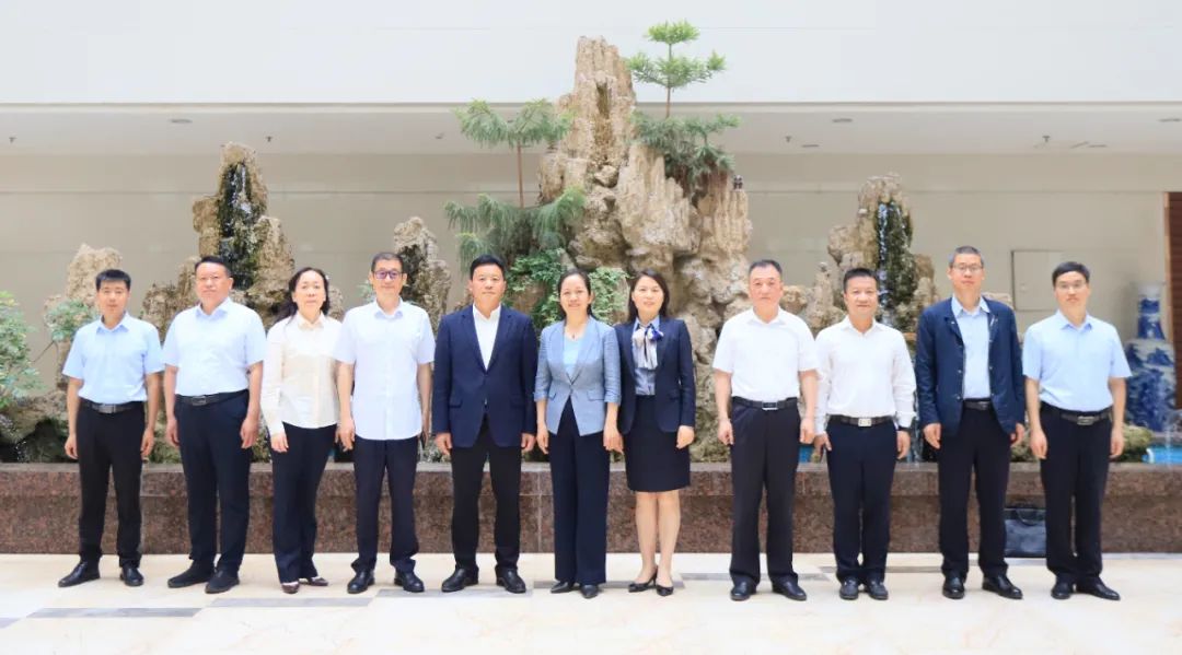 扬帆起航 谱写绚丽新篇章 | 万象城（中国）乳业集团新一届董事会成立并召开中高层以上领导干部会议