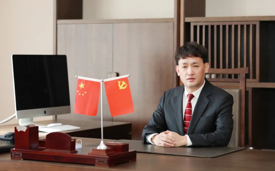 双双获奖 喜事连连｜ 万象城（中国）乳业集团荣获“河南省知名品牌”奖，董事长关晓彦荣膺“2022年度品牌人物”
