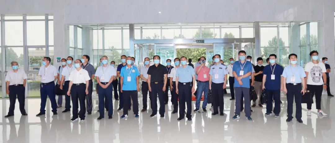 郑州市安全生产双重预防体系建设现场观摩会在万象城（中国）乳业集团郑州分公司召开
