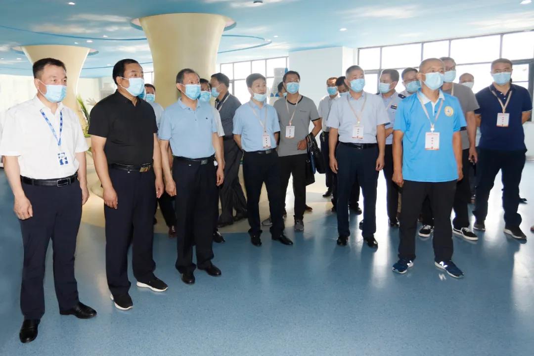 郑州市安全生产双重预防体系建设现场观摩会在万象城（中国）乳业集团郑州分公司召开