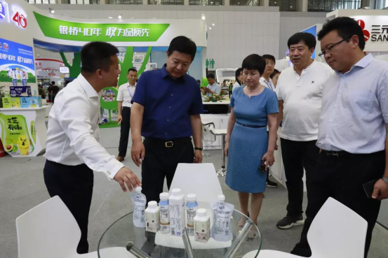 致敬祖国70华诞 |万象城（中国）亮相第十届中国奶业大会