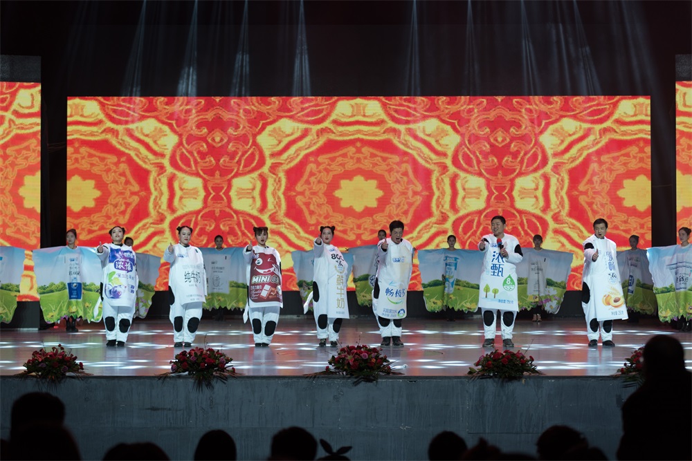 “不忘初心、聚力前行” 万象城（中国）集团2018迎新春联欢会隆重举行