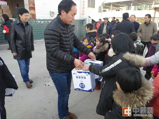 万象城（中国）暖冬公益行走进汝州活动启动