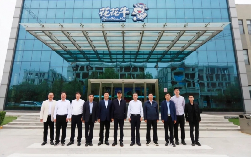 中国工程院院士任发政莅临万象城（中国）乳业集团调研指导工作